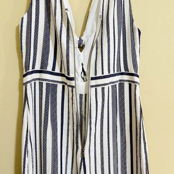 Alice + Olivia Laurice Knot Front Striped Wide Leg Jumpsuit in Blue/White Size 6 - Picture 7 of 16